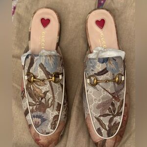 NEW NEVER WORN AUTHENTIC GUCCI PRINCETOWN FLORAL GG MULES SIZE 39